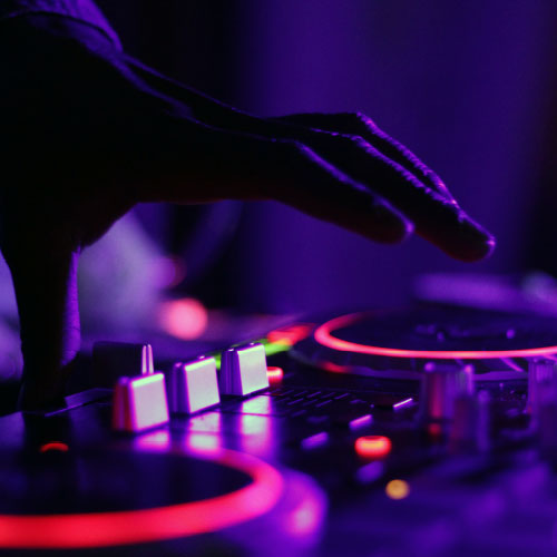 DJ